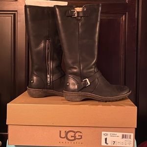 UGG, Size 7, W Tupelo BLK